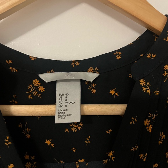 Navy Yellow Flower V-Neck Blouse - Picture 3 of 4